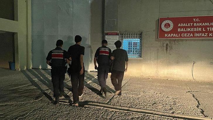 ‘Jandarmayız’ diyerek bir çifti dolandıran 3 şüpheli tutuklandı