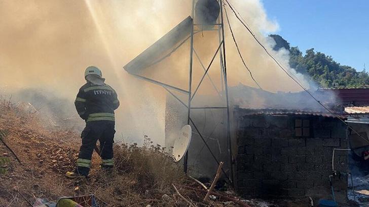 Kendi evini ateşe verdiği iddiasıyla gözaltına alındı