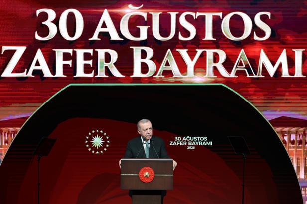 Cumhurbaşkanı Erdoğan: Zafer yürüyüşümüz ebediyen devam edecektir