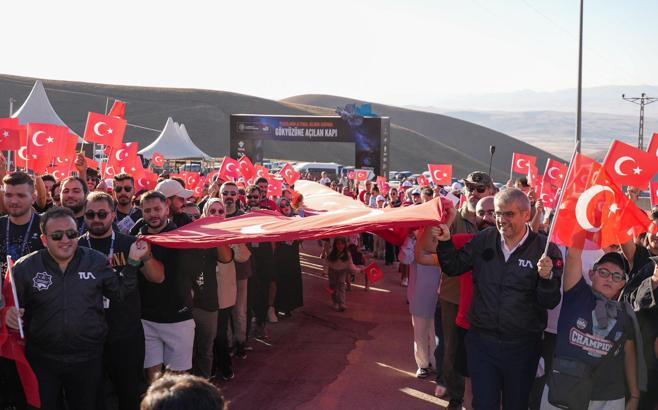 TÜBİTAK Gökyüzü Gözlem Etkinliği’nde 30 Ağustos Zafer Bayramı Coşkusu