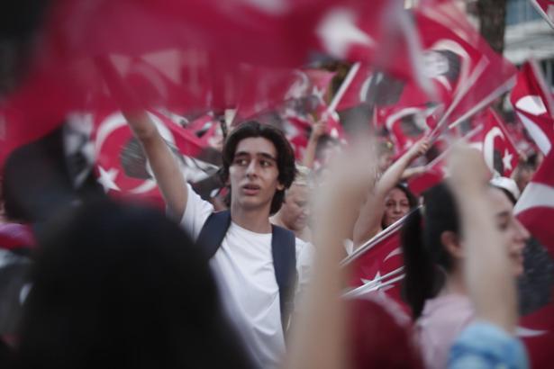 Bursa'da '30 Ağustos' coşkusu fener alayıyla kutlandı