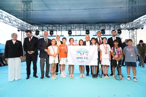 Kayseri’de yaz spor okulları kapanış programı düzenlendi