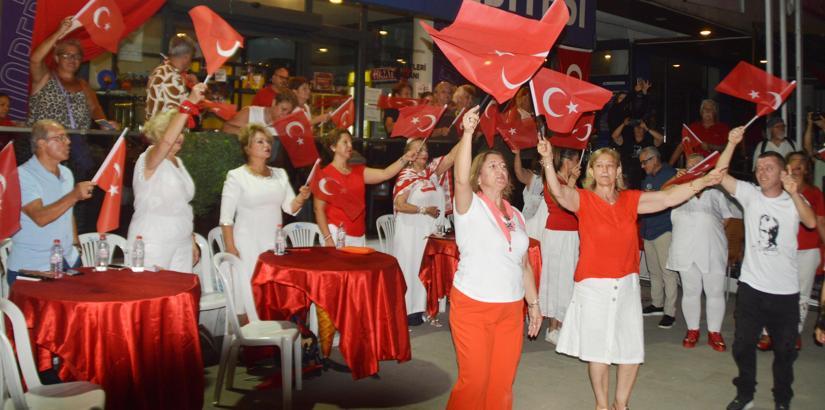 Bahçede Ata şarkıları