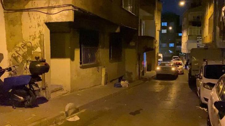 Esenler’de 4 katlı binanın bahçe katının balkonunda erkek cesedi bulundu