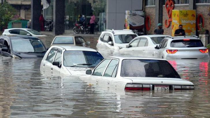 Pakistan'daki selde hayatını kaybedenlerin sayısı 33’e yükseldi