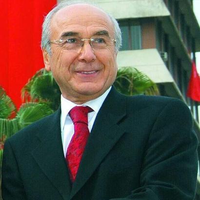 Adana'da 5 dönem başkanlık yapan Aytaç Durak, uçakta kalp krizi geçirdi