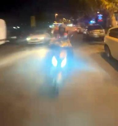 İstanbul- Avcılar'da iki motosikletli kafa kafaya çarpıştı