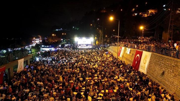 Demet Akalın Belen’de konser verdi