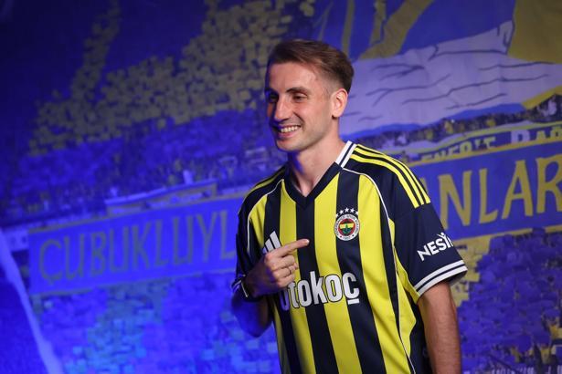 Fenerbahçe, Kerem Aktürkoğlu’nu kadrosuna kattı