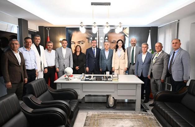 Özlem Çerçioğlu, AK Parti İl Başkanlığını ziyaret etti