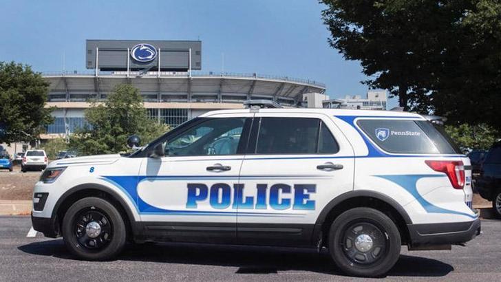 ABD'de araç kalabalığın arasına girdi: 2 yaralı