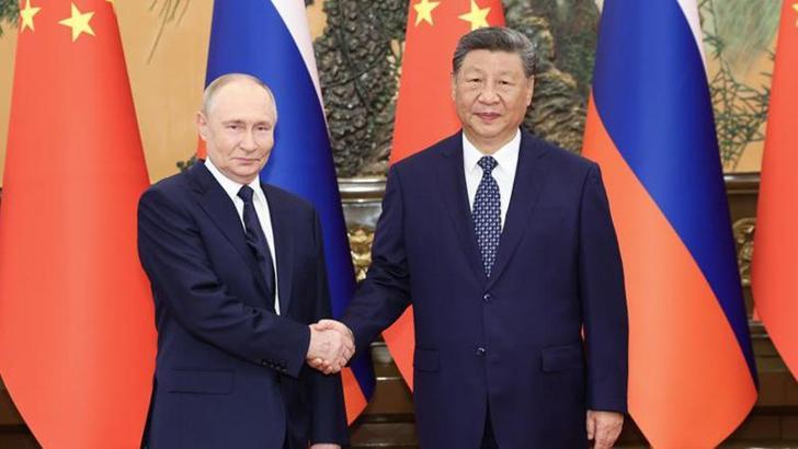 Şi ve Putin Çin’de bir araya geldi