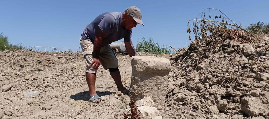 Aydın'daki Taşköprü'de temizlik sırasında tarihi parça bulundu