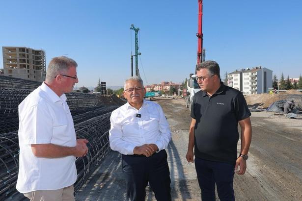 Başkan Büyükkılıç, Meteoroloji Katlı Kavşağı yapım çalışmalarını inceledi