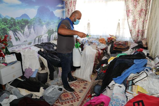 Eskişehir’deki evden 1 top çöp çıkarıldı