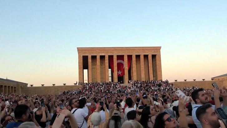 Anıtkabir'i 30 Ağustos'ta 639 bin kişi ziyaret etti
