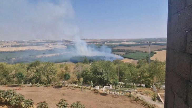 Hevsel Bahçeleri’nde çıkan anız yangını söndürüldü
