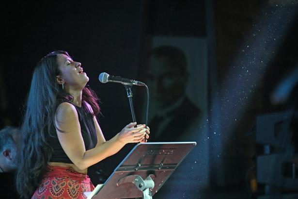 Osmangazi’de 12 dilde barış şarkıları seslendirildi