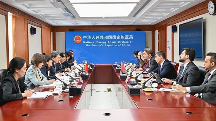 Bakan Bayraktar, 6 ayrı enerji firmasının yöneticileriyle bir araya geldi