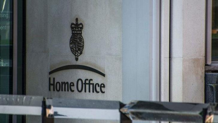 İngiltere'de vize süresi dolan yabancı öğrenciler sınır dışı edilecek