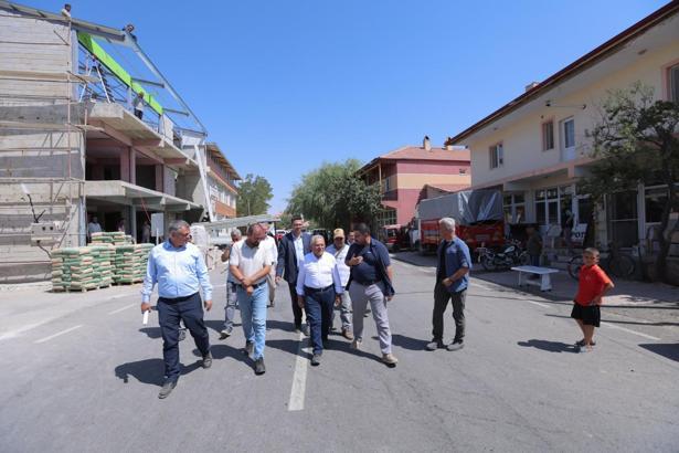 Başkan Büyükkılıç, Sarıoğlan’da yatırımları inceledi