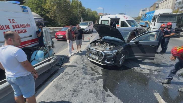 Avcılar'da ani manevra yapan cip motosiklete çarptı: 2 yaralı