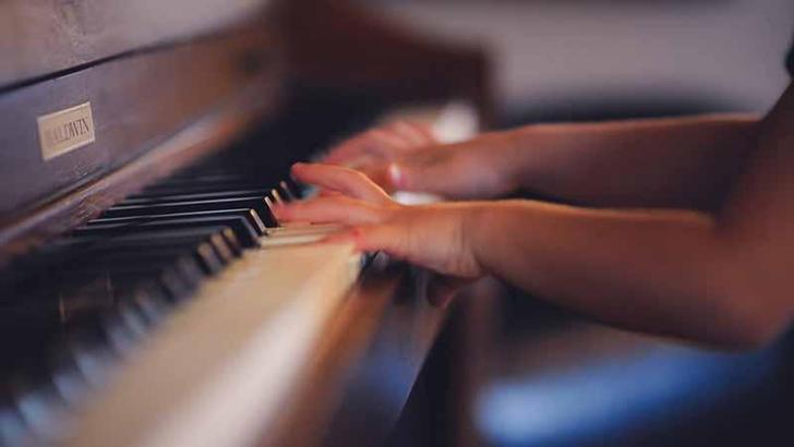 Araştırma: Müzik aleti çalmak beyni yaşlanmaya karşı koruyor