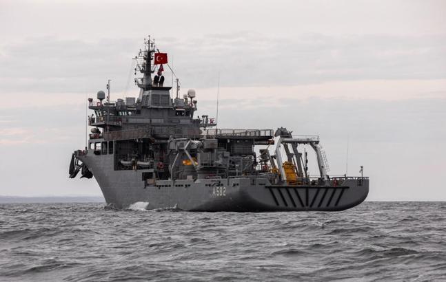 TCG Alemdar da Halit Yukay için bölgede