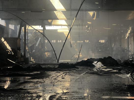 Tekstil fabrikasındaki yangın, 15 saat sonra kontrol altına alındı