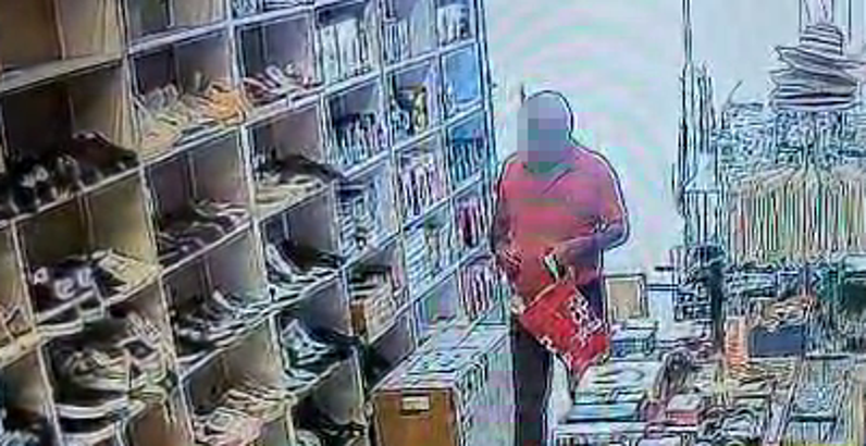 Ayakkabı hırsızlığı güvenlik kamerasında