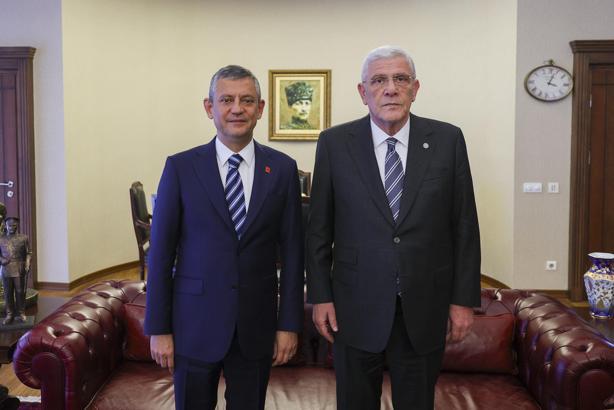 Özgür Özel: İsterse CHP'ye kayyım atasınlar, biz yolumuzda yürüyeceğiz (2)