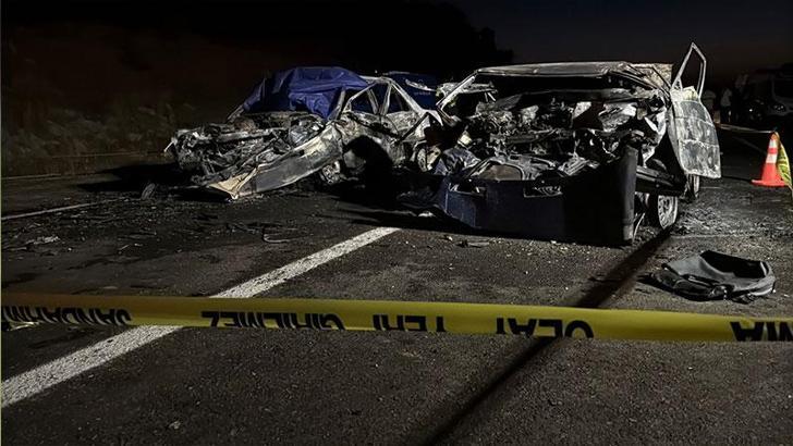Karabük’te 2 otomobilin çarpıştığı kazada yangın çıktı; 3 ölü, 5 yaralı