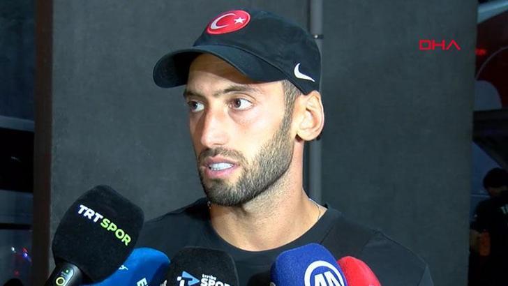 Hakan Çalhanoğlu: Camiadan ziyade önce bayrağı düşünmek lazım