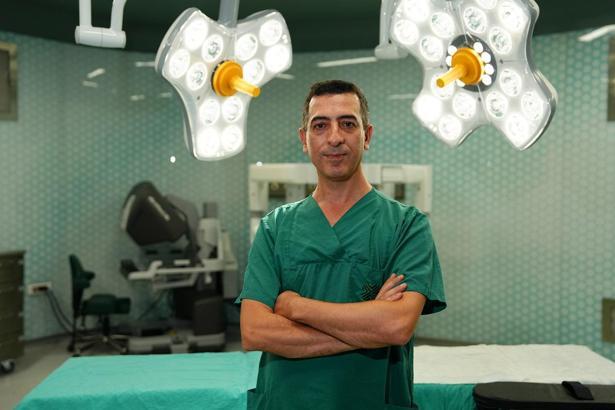 ‘Böbrek tümörlerinde robotik cerrahi konforlu tedavi sağlıyor’