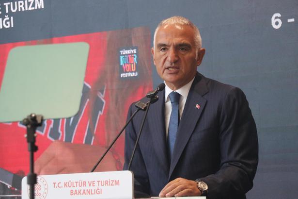 Bakan Ersoy: Silahların değil, şarkıların, türkülerin sesinin çıkmasını istiyoruz