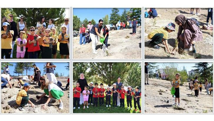 Ankara'da uyum haftasındaki öğrenciler fidan dikti
