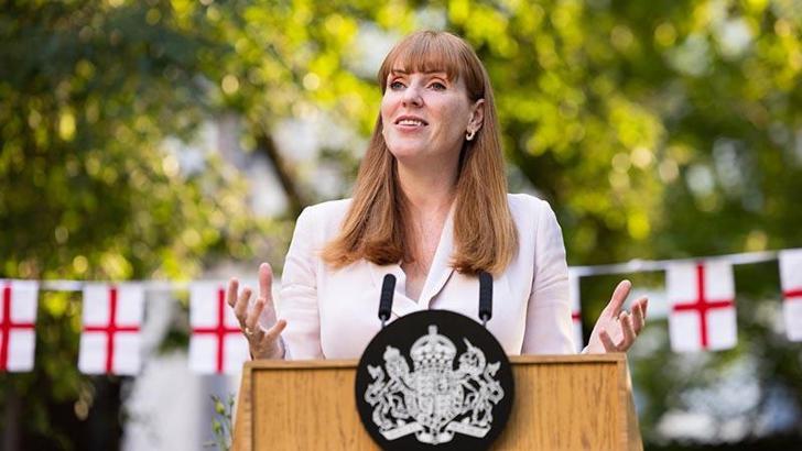 İngiltere Başbakan Yardımcısı Rayner, istifa etti