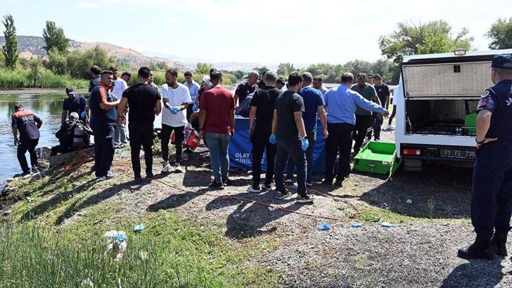 Kızılırmak'a düşen arkadaşını kurtarmak isterken birlikte boğuldular