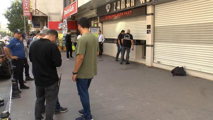 İstanbul - Bağcılar'da caddeki kuyumcuyu güpegündüz soymaya kalktılar