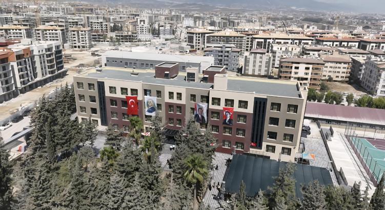 Hatay’da eski başbakanlardan Mesut Yılmaz'ın ismini taşıyan ortaokul törenle açıldı