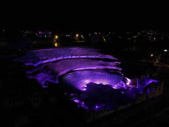 Düzce’de Antik Tiyatro Mor Işıkla Aydınlatıldı