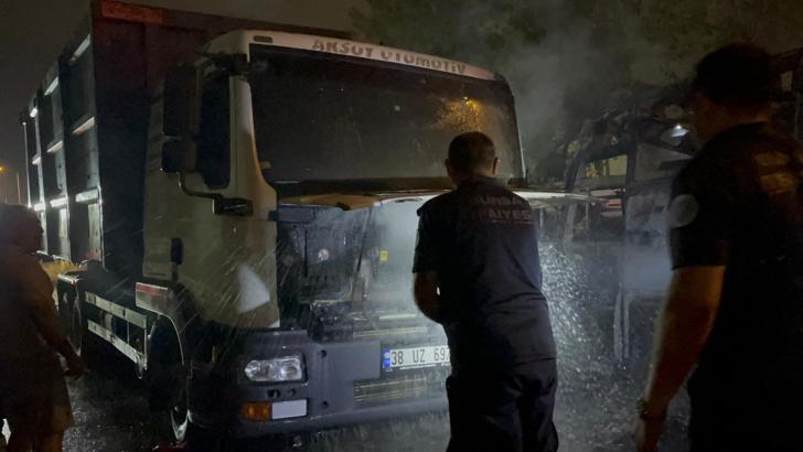 Bursa’da karavandaki yangın, 2 karavan ile 1 kamyonu da yaktı