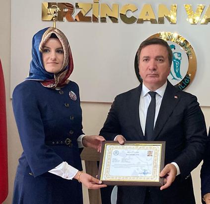 Vali Aydoğdu'dan, öğrencisi için burs isteyen öğretmene başarı belgesi