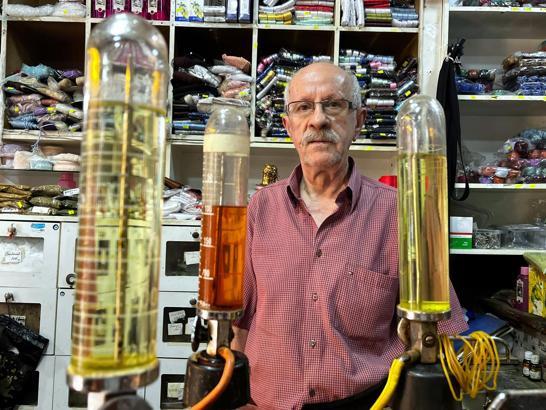 50 yıllık kolonyacı, 15 metrekarelik dükkanında mesleğini yaşatıyor