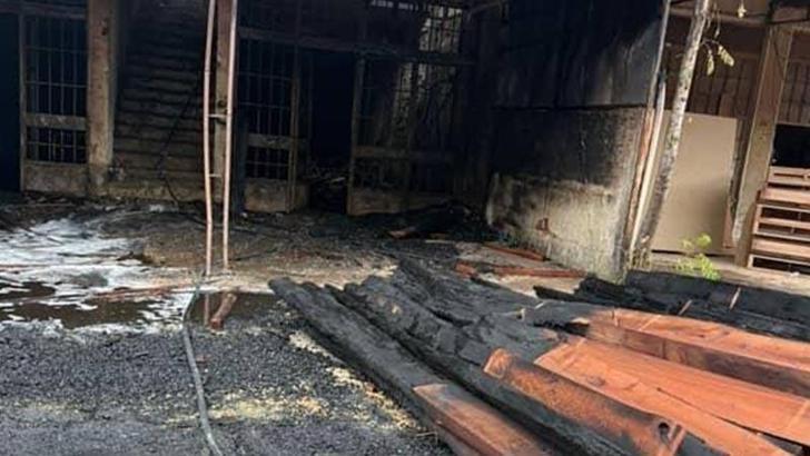 Mobilya imalathanesi yangında kullanılamaz hale geldi