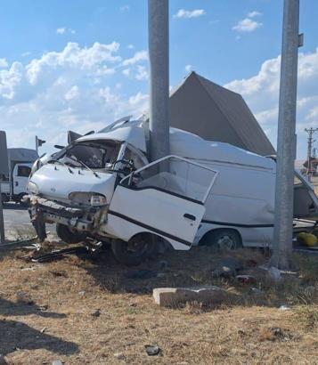 Çorum'da 2 kamyonet çarpıştı; 5 yaralı