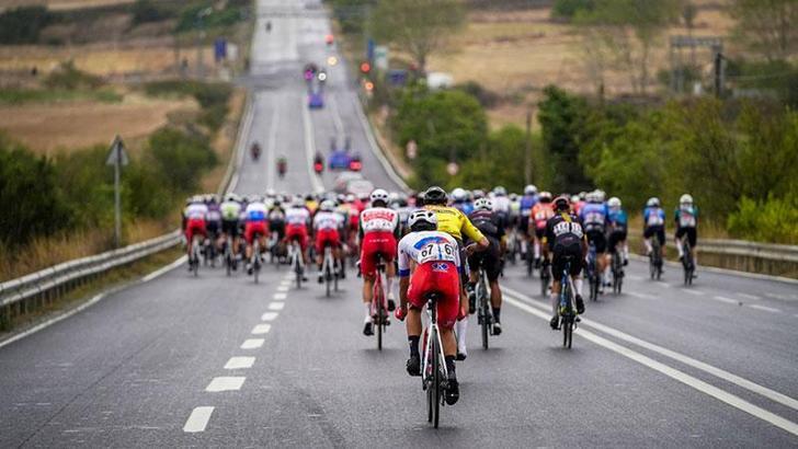 Tour of İstanbul’un Arnavutköy etabı koşuldu