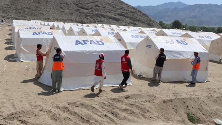 Türkiye'den Afganistan'a deprem yardımı