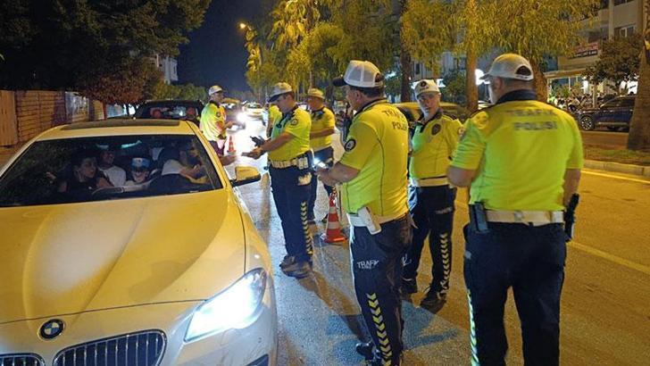 Adana'da trafik denetimi; 38 sürücüye toplam 255 bin TL ceza