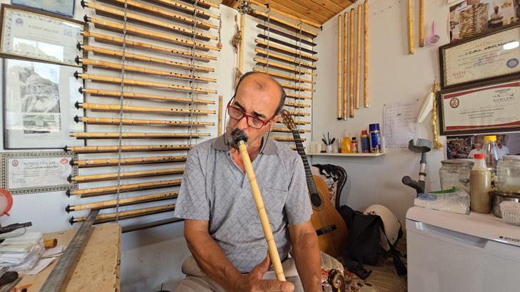 Dünyanın en iyi kamışlarının yetiştiği ilçede yarım asırdır ney yapıyor